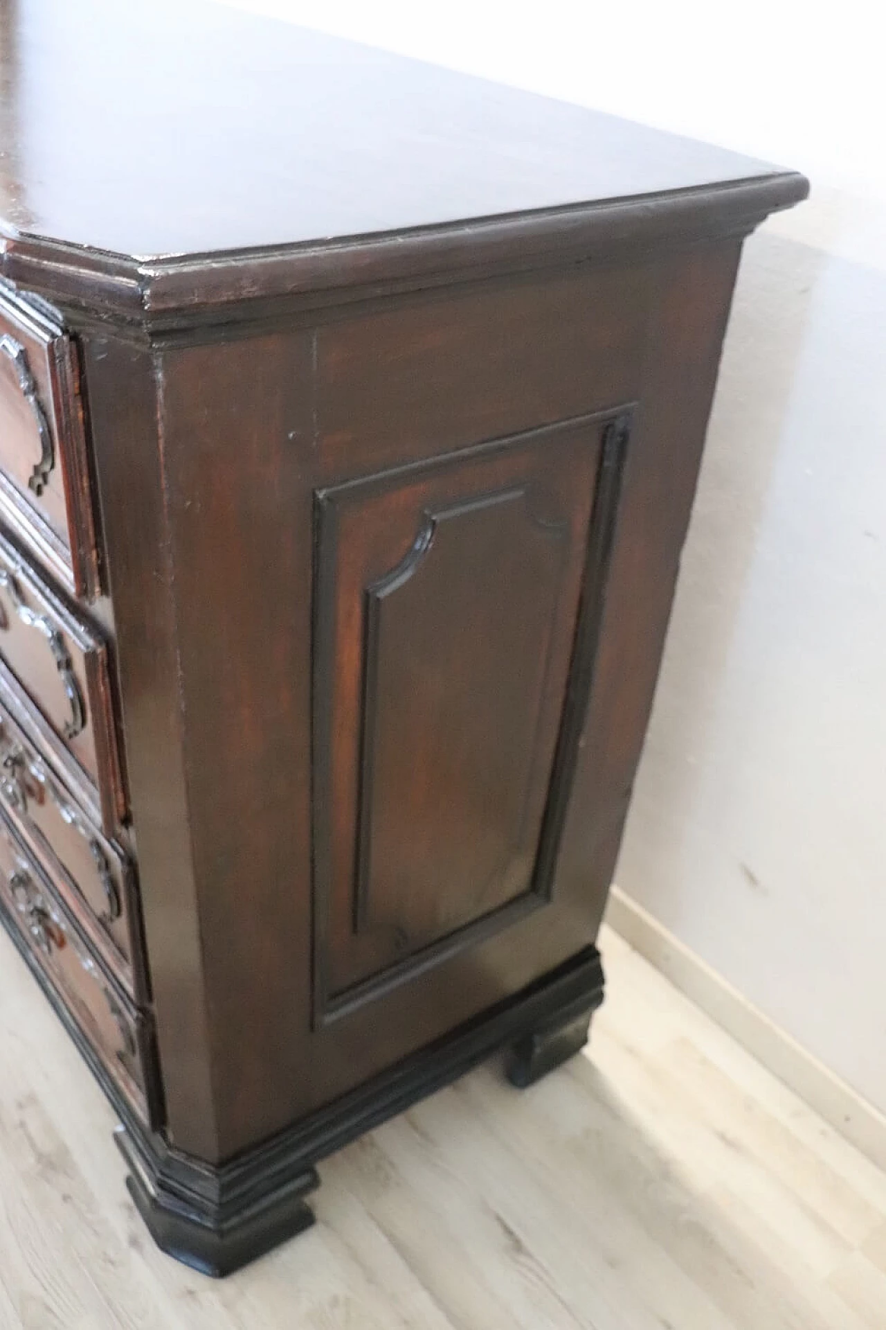 Lombard Louis XIV solid walnut dresser, second half of the 17th century 5