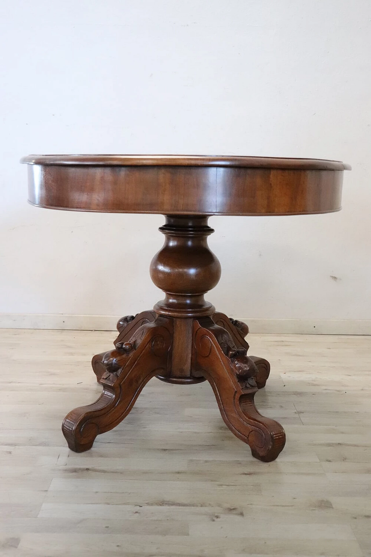 Louis Philippe oval solid walnut extendable table, mid-19th century 6