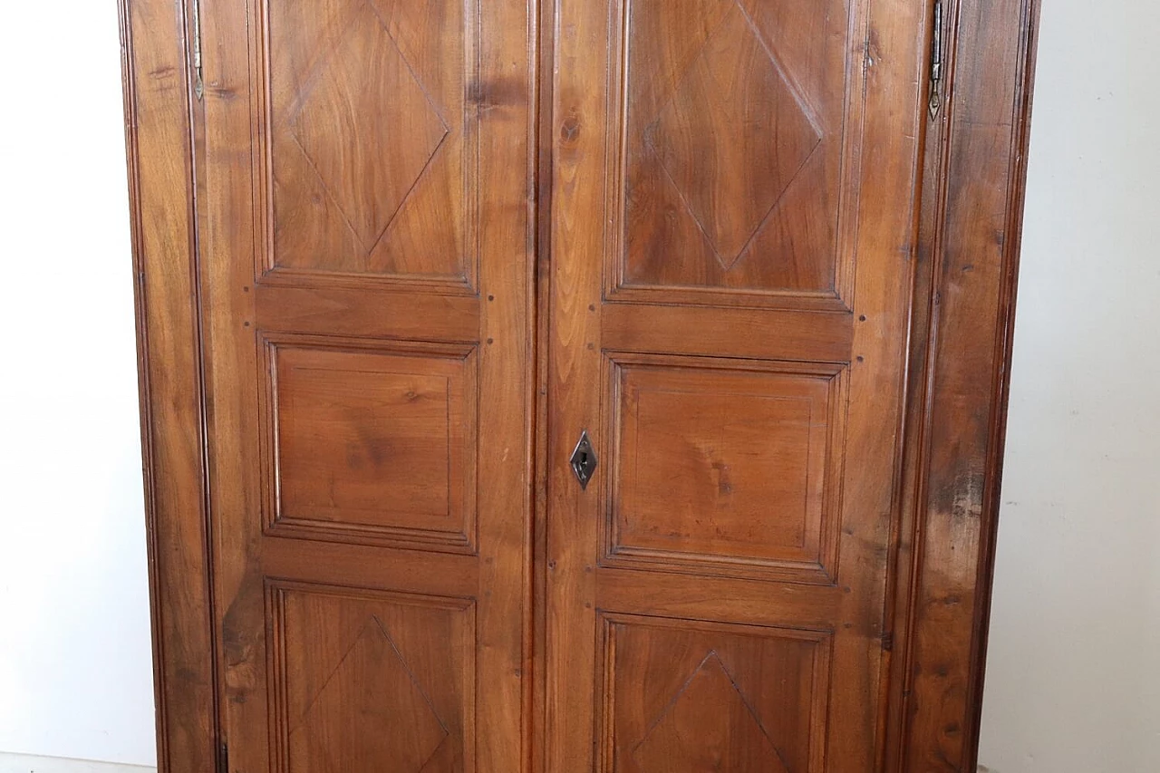 Solid walnut wardrobe with two doors, mid-18th century 3