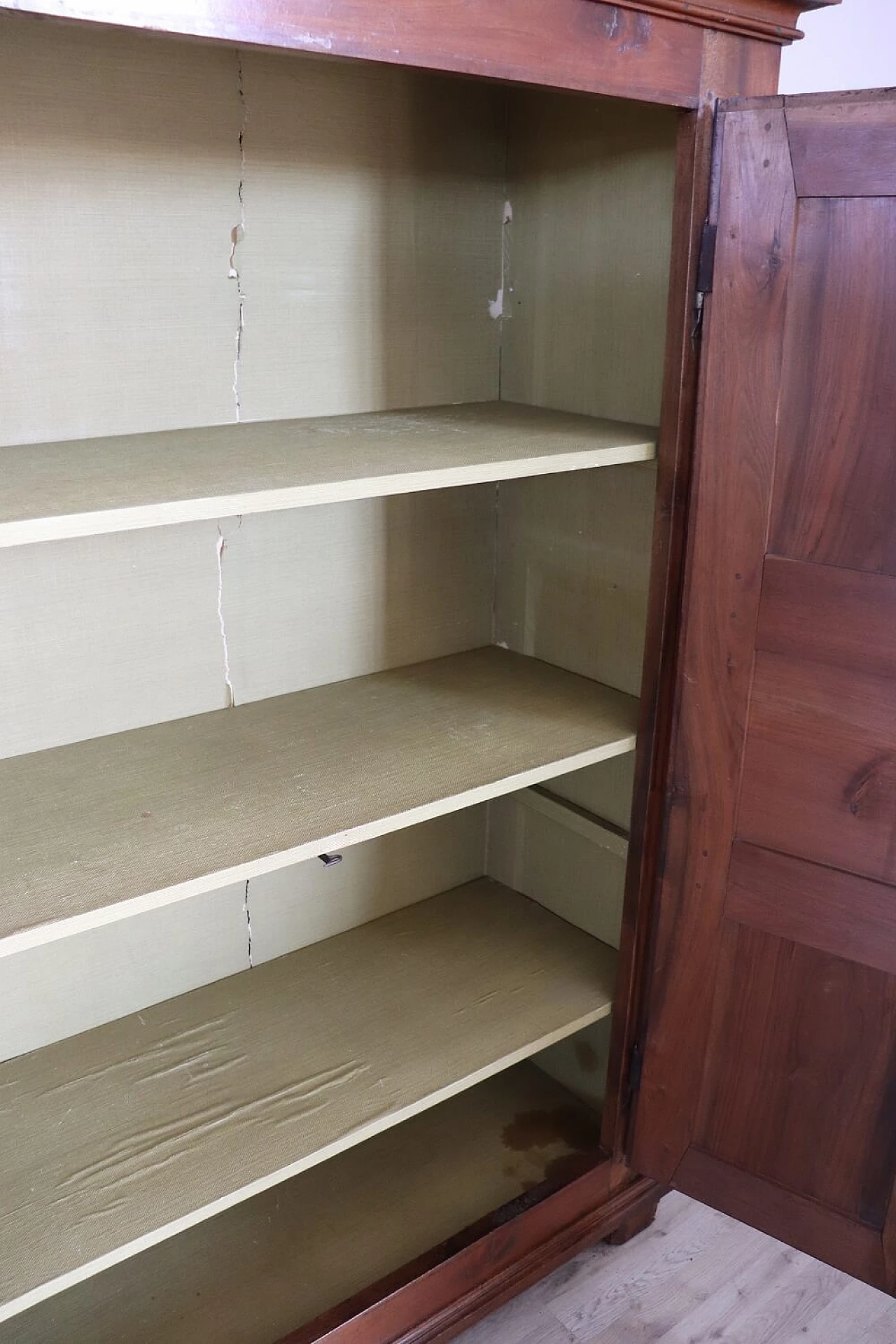 Solid walnut wardrobe with two doors, mid-18th century 12