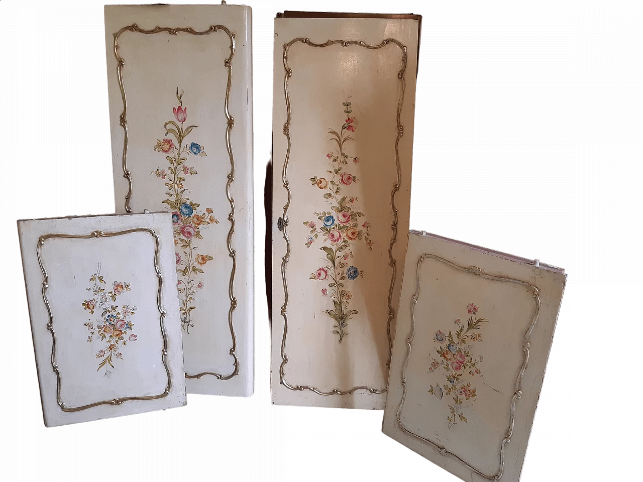 Armadio in stile Barocco con decori floreali e gambe a sciabola, inizio '900 4