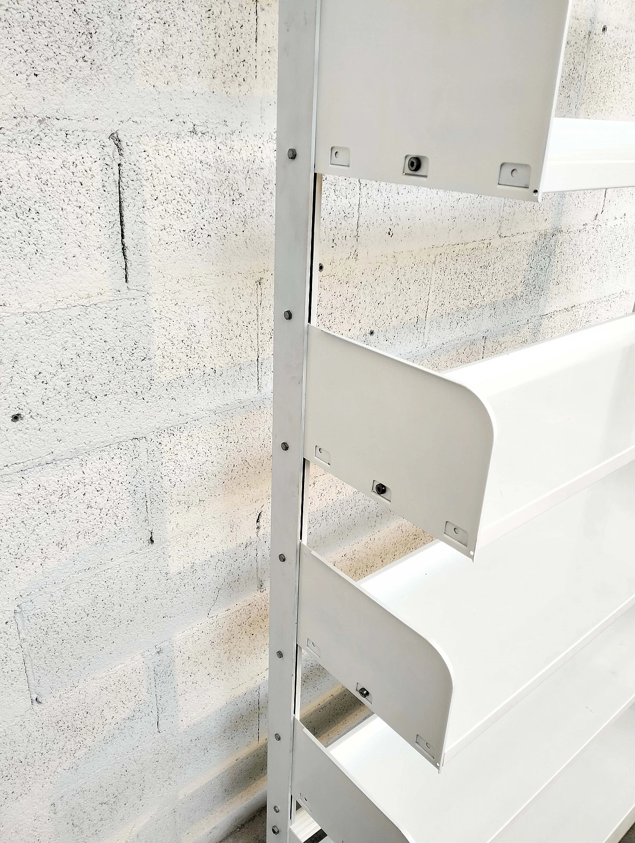 Libreria Congresso in lamiera d'acciaio bianca di Lips Vago, anni '60 8