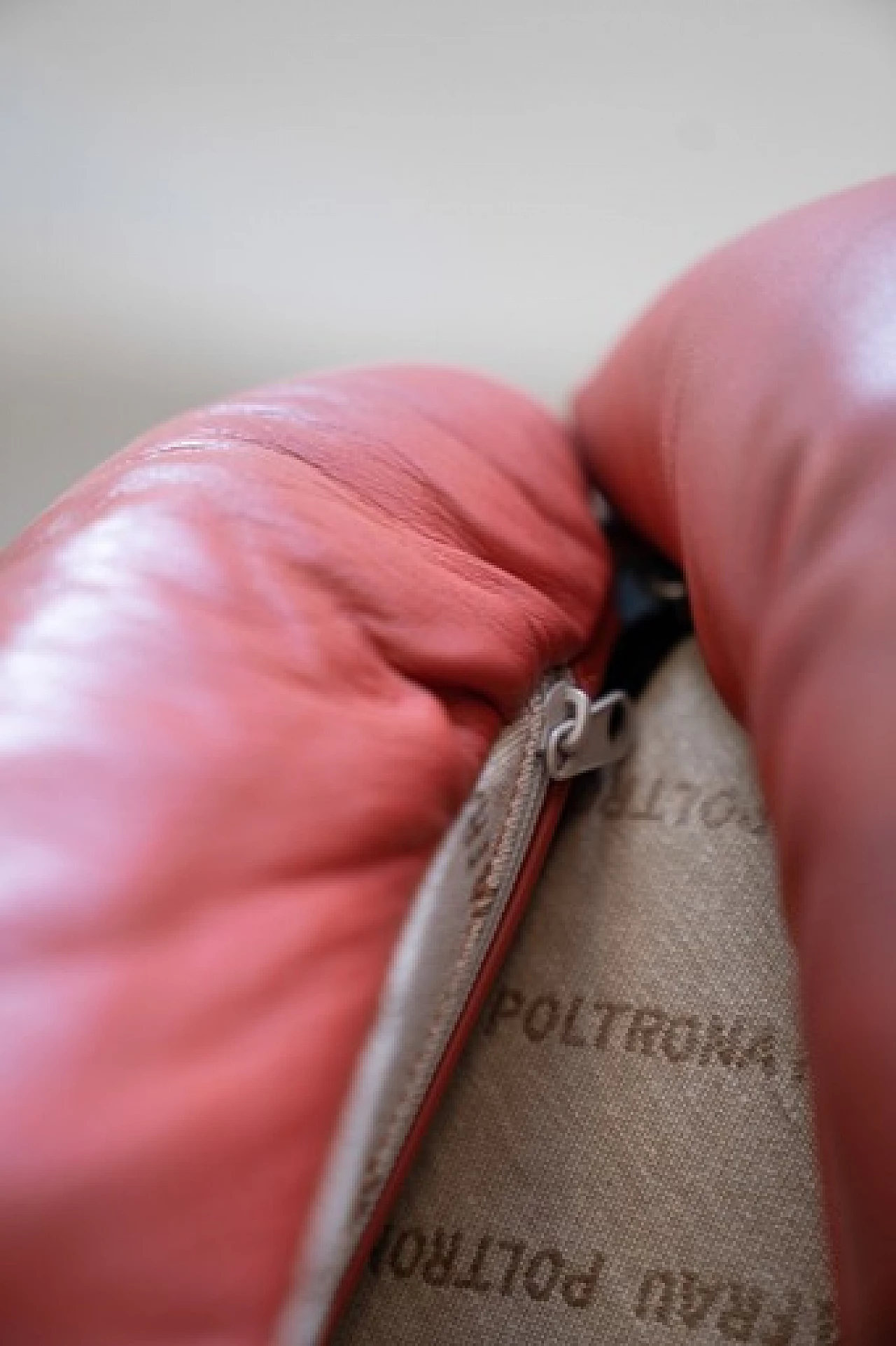 Divano a due posti in pelle bordeaux di Poltrona Frau, anni '90 14