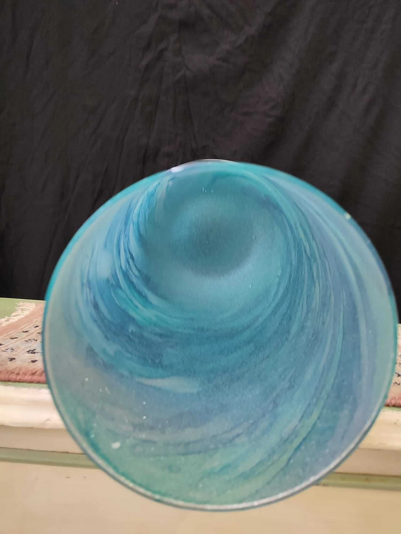 Vaso in vetro blu con striature, anni '70 2