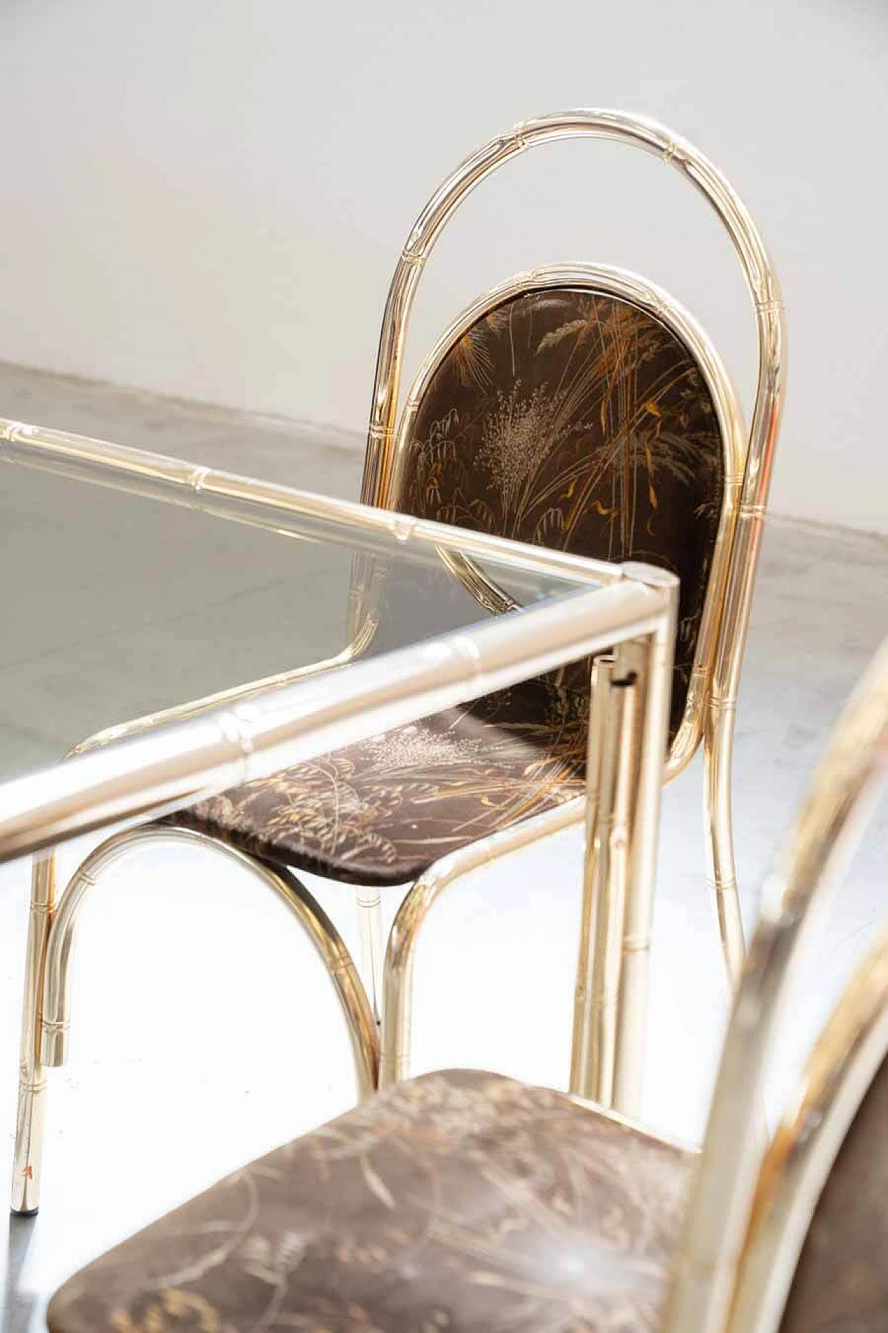 4 Chairs and table in gilded iron, glass and floral fabric, 1970s 16