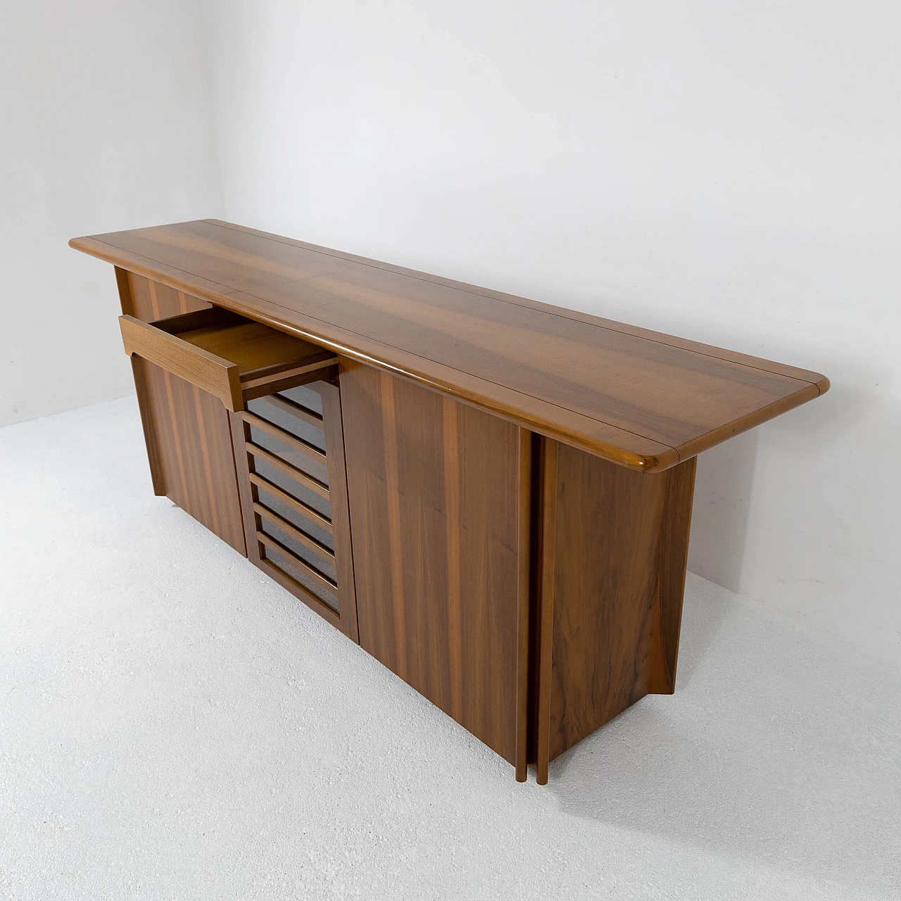 Low walnut sideboard with glass doors, 1970s 4
