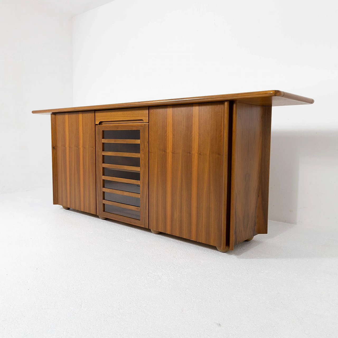 Low walnut sideboard with glass doors, 1970s 8