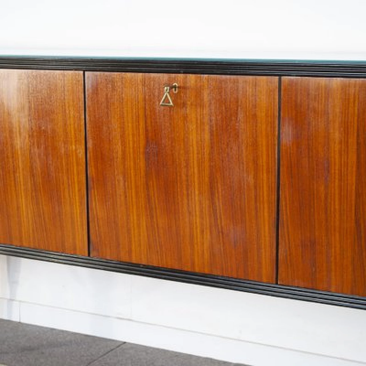 Three-door sideboard in rosewood with central locking, 1950s 18