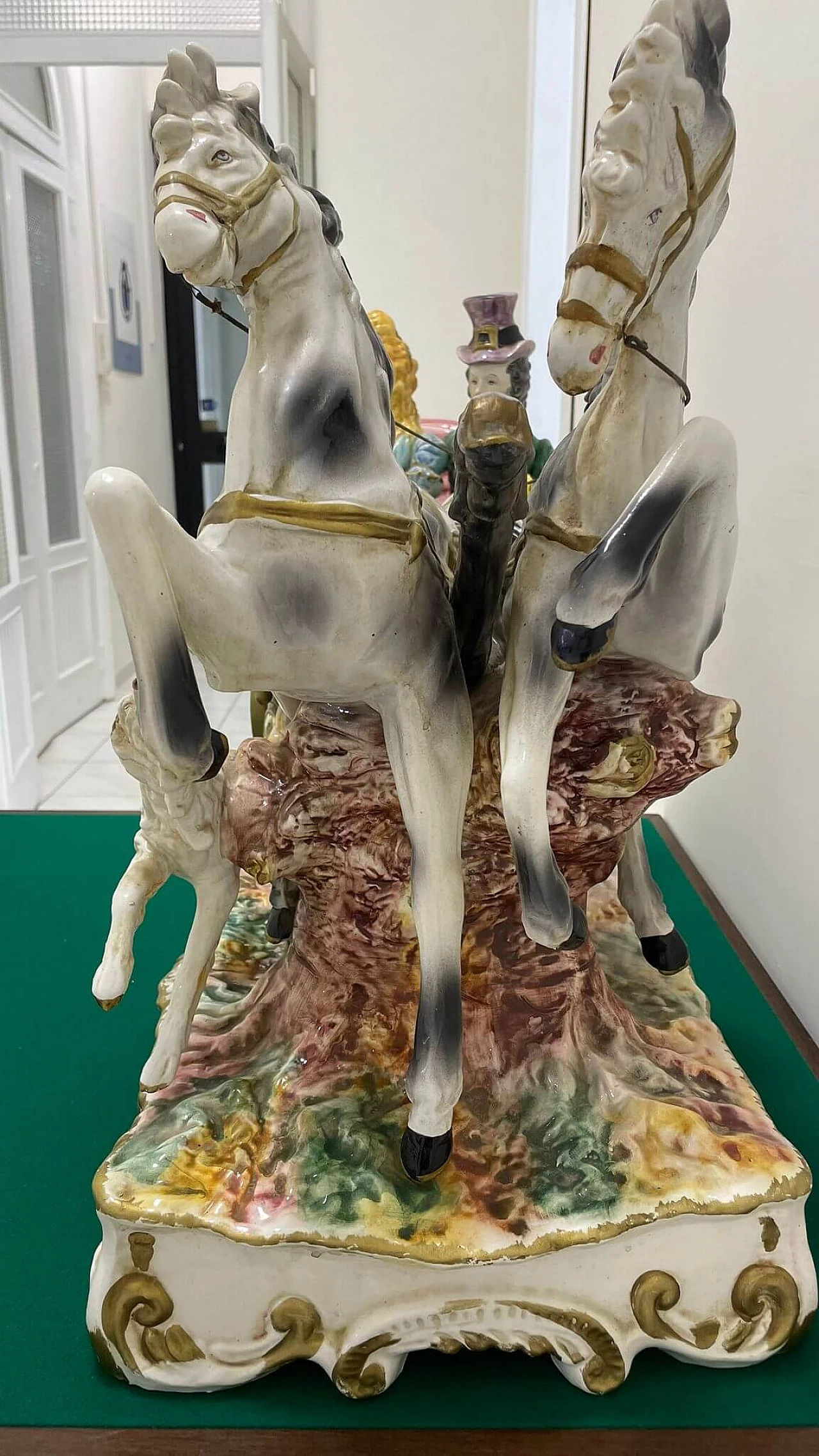 Capodimonte ceramic sculpture of couple in carriage, early 20th century 10