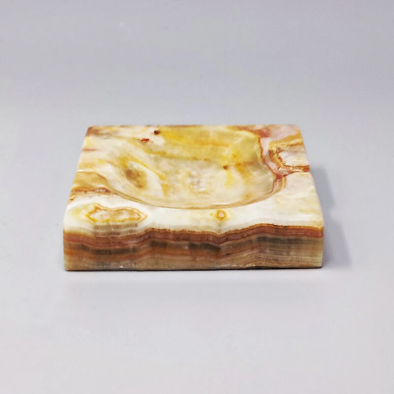 Onyx and gilded metal ashtray and table lighter, 1960s 6