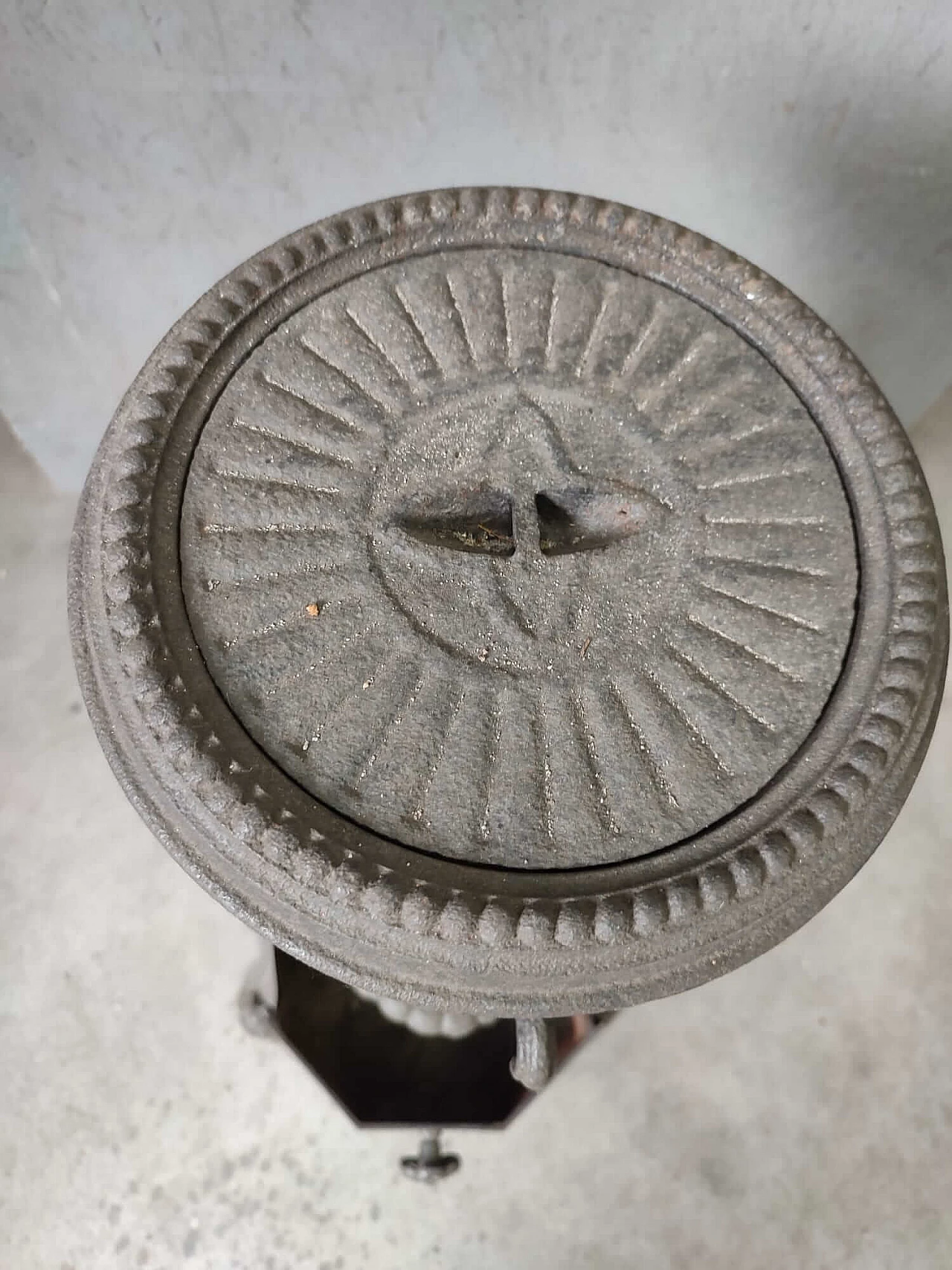 French cast iron stove, 19th century 3