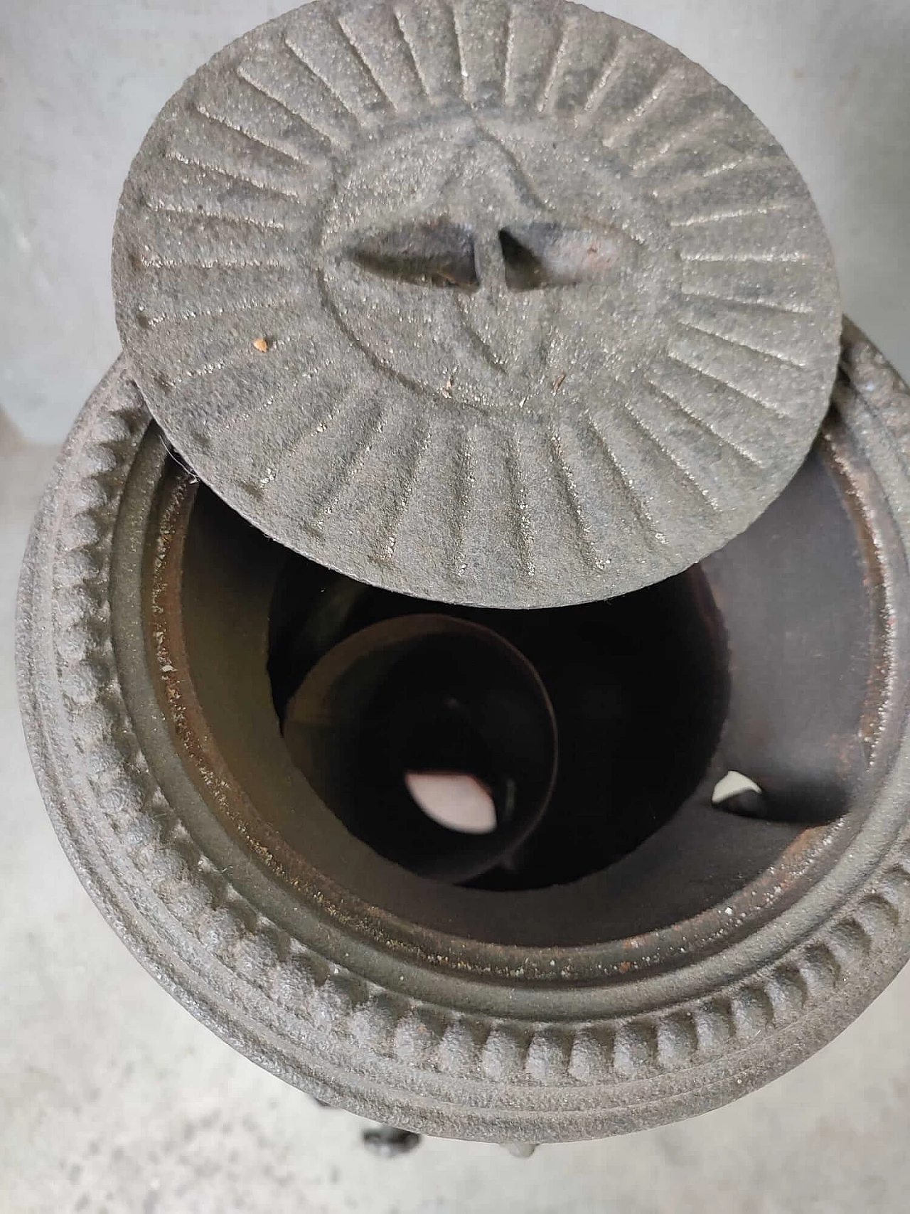 French cast iron stove, 19th century 6