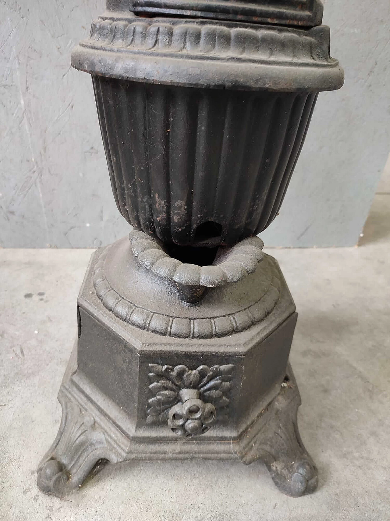 French cast iron stove, 19th century 7