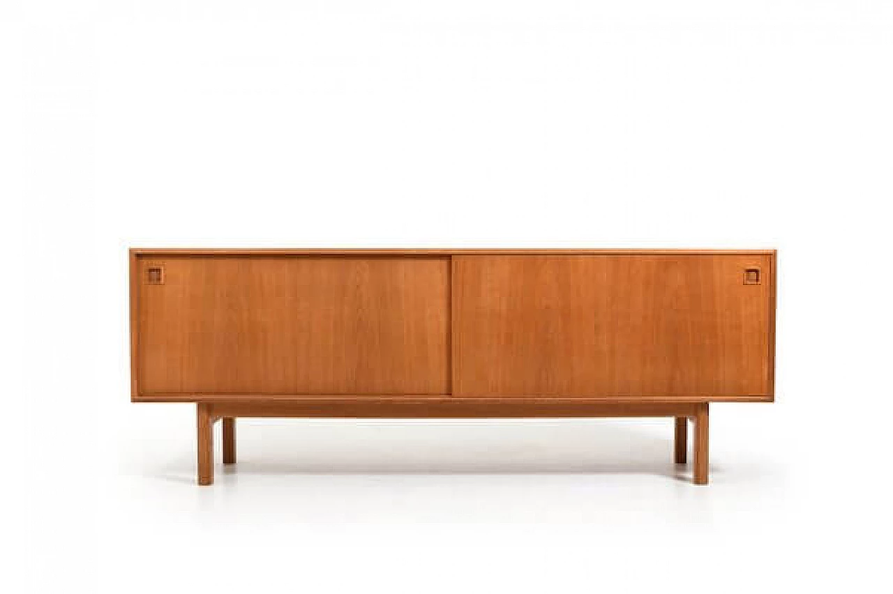 Credenza modello nr. 21 in quercia di Omann Jun, anni '60 1