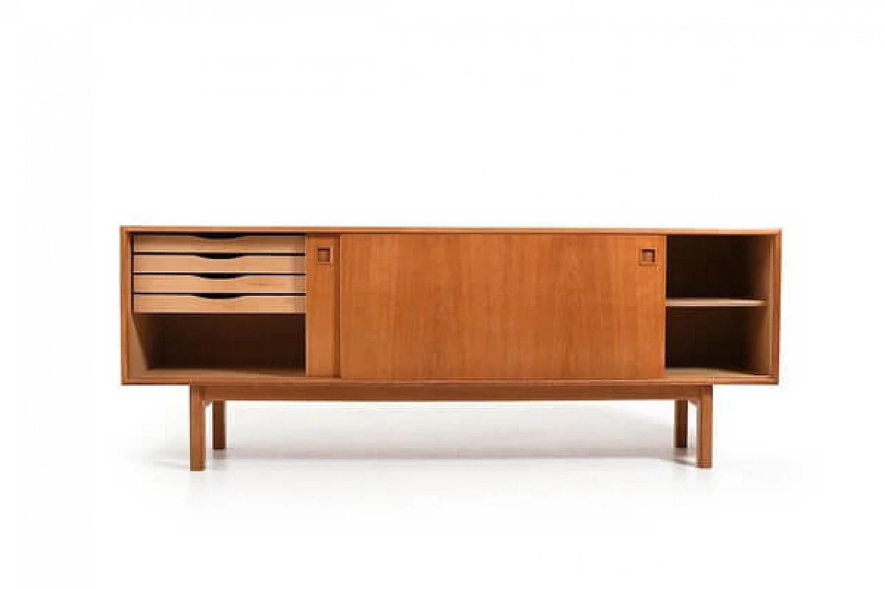 Credenza modello nr. 21 in quercia di Omann Jun, anni '60 4