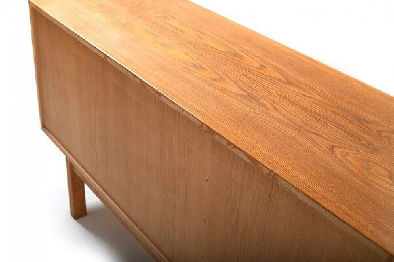 Credenza modello nr. 21 in quercia di Omann Jun, anni '60 10