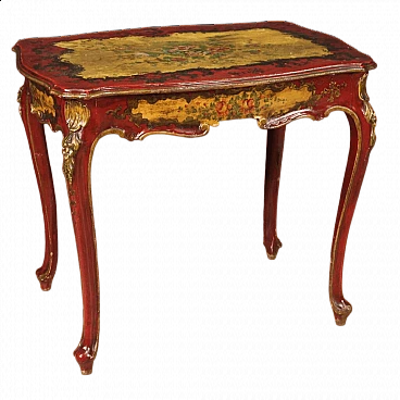 Tavolino stile veneziano in legno laccato e dipinto con motivi floreali