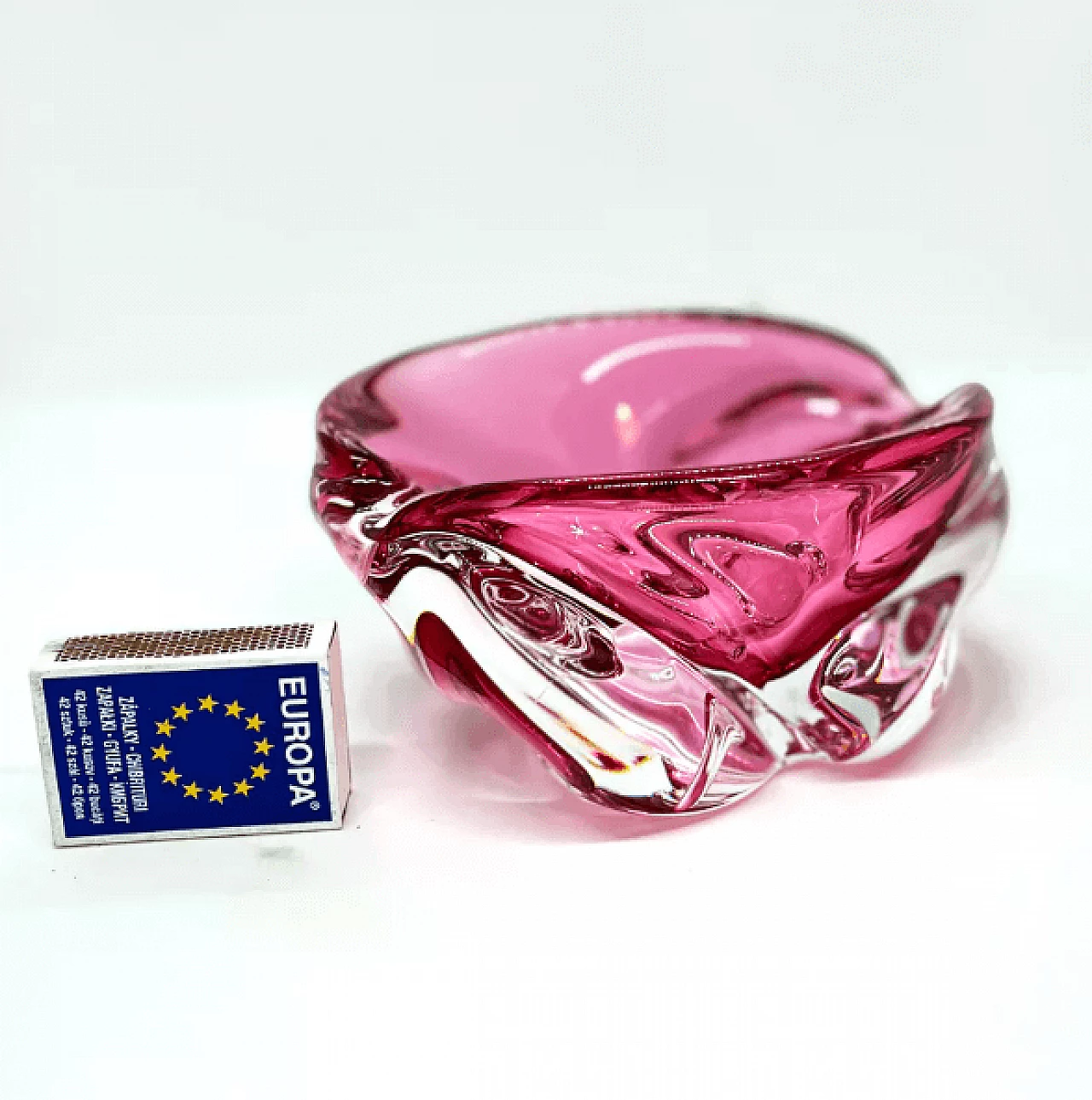 Pink glass ashtray by Jozef Hospodka for Chribska Sklarna, 1960s 2