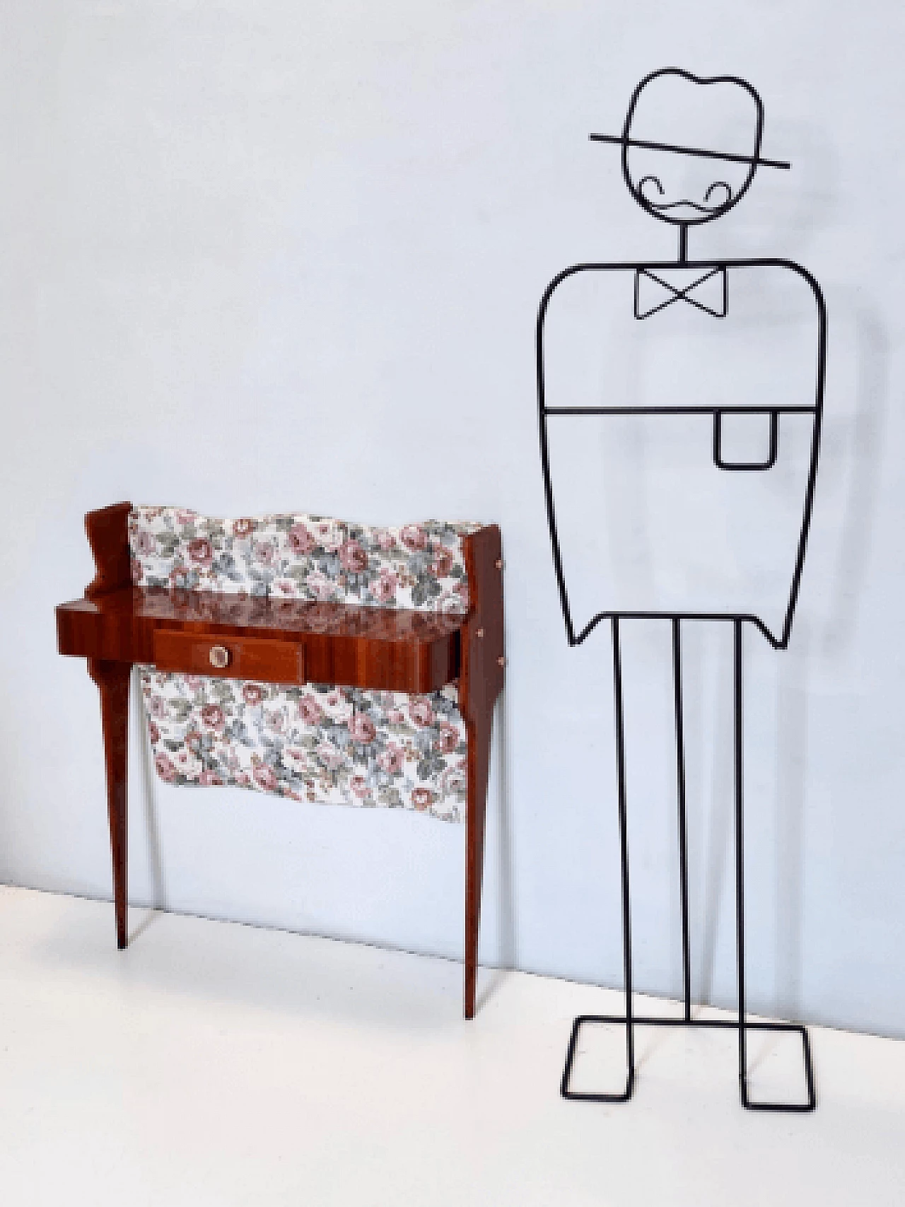 Consolle in faggio ebanizzato e tessuto floreale, anni '50 3