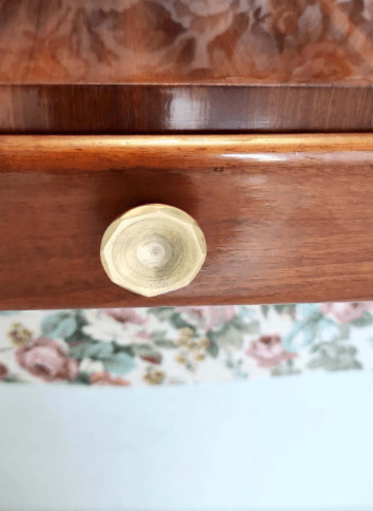 Consolle in faggio ebanizzato e tessuto floreale, anni '50 11