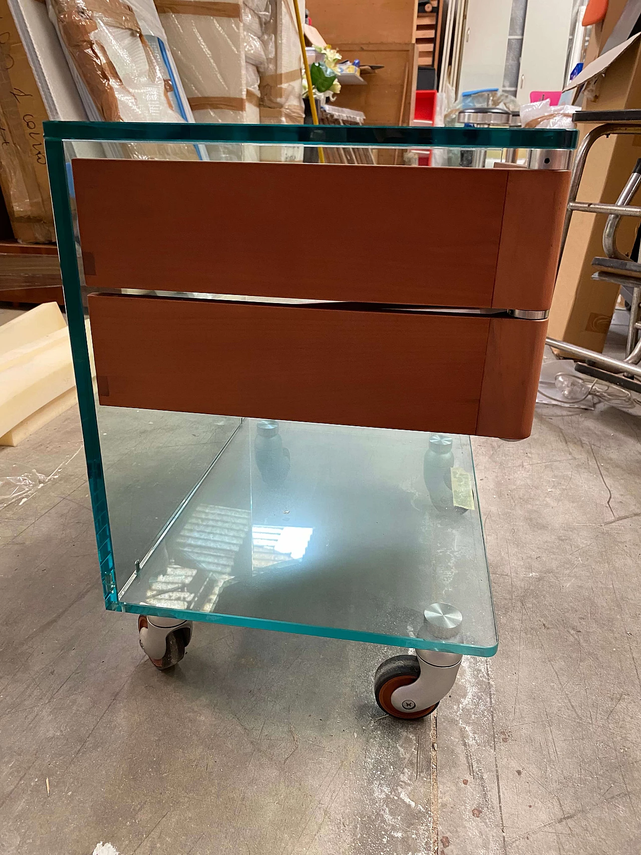 Venerdì glass bedside table with cherrywood trays by Tonelli, 2000s 2