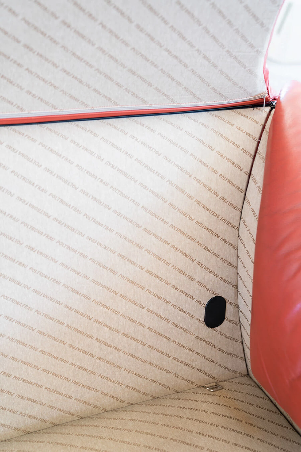 Divano a due posti in pelle bordeaux di Poltrona Frau, anni '90 24