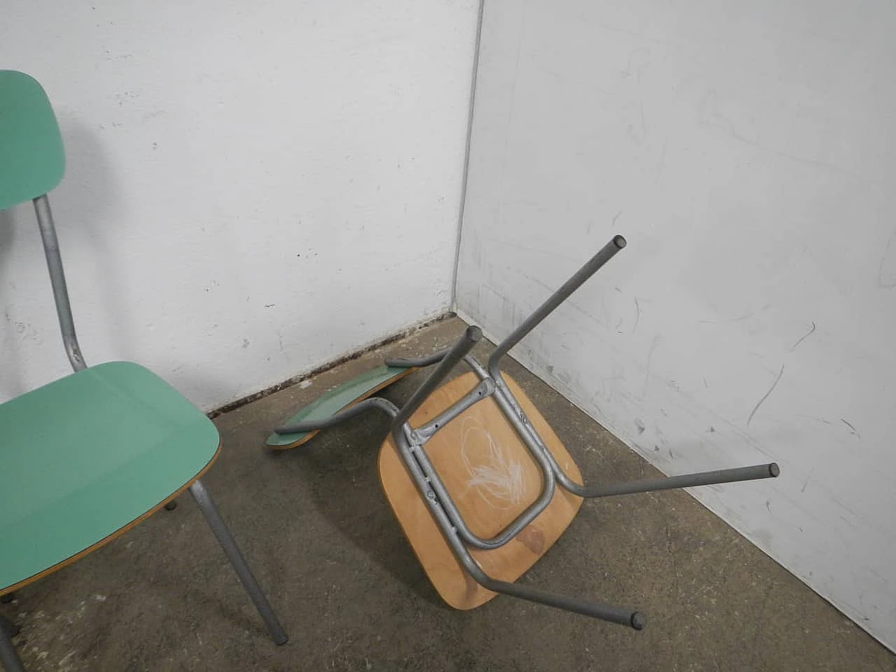 4 Chairs in green formica and metal, 1960s 8
