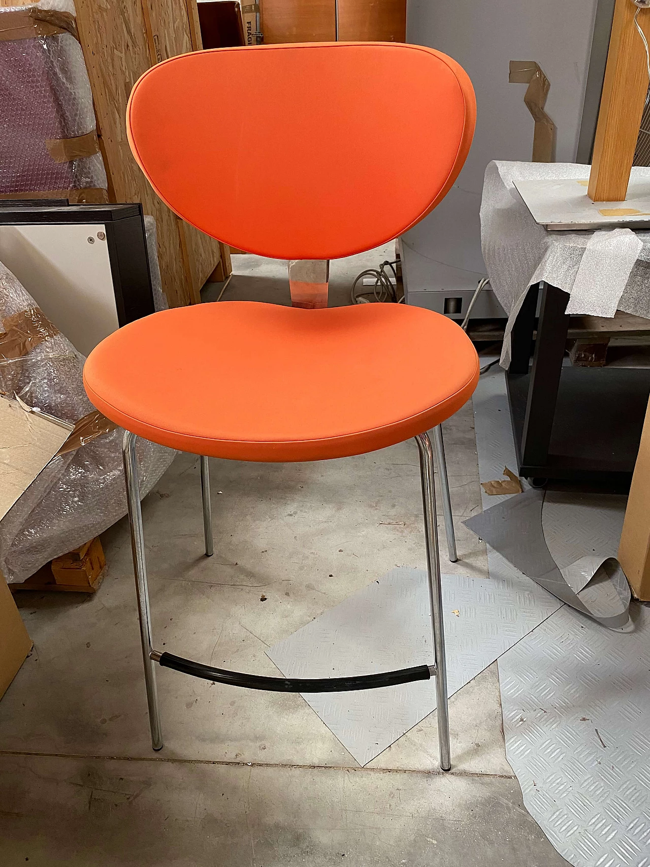 Pair of metal and orange fabric stools by Calligaris, 2000s 2