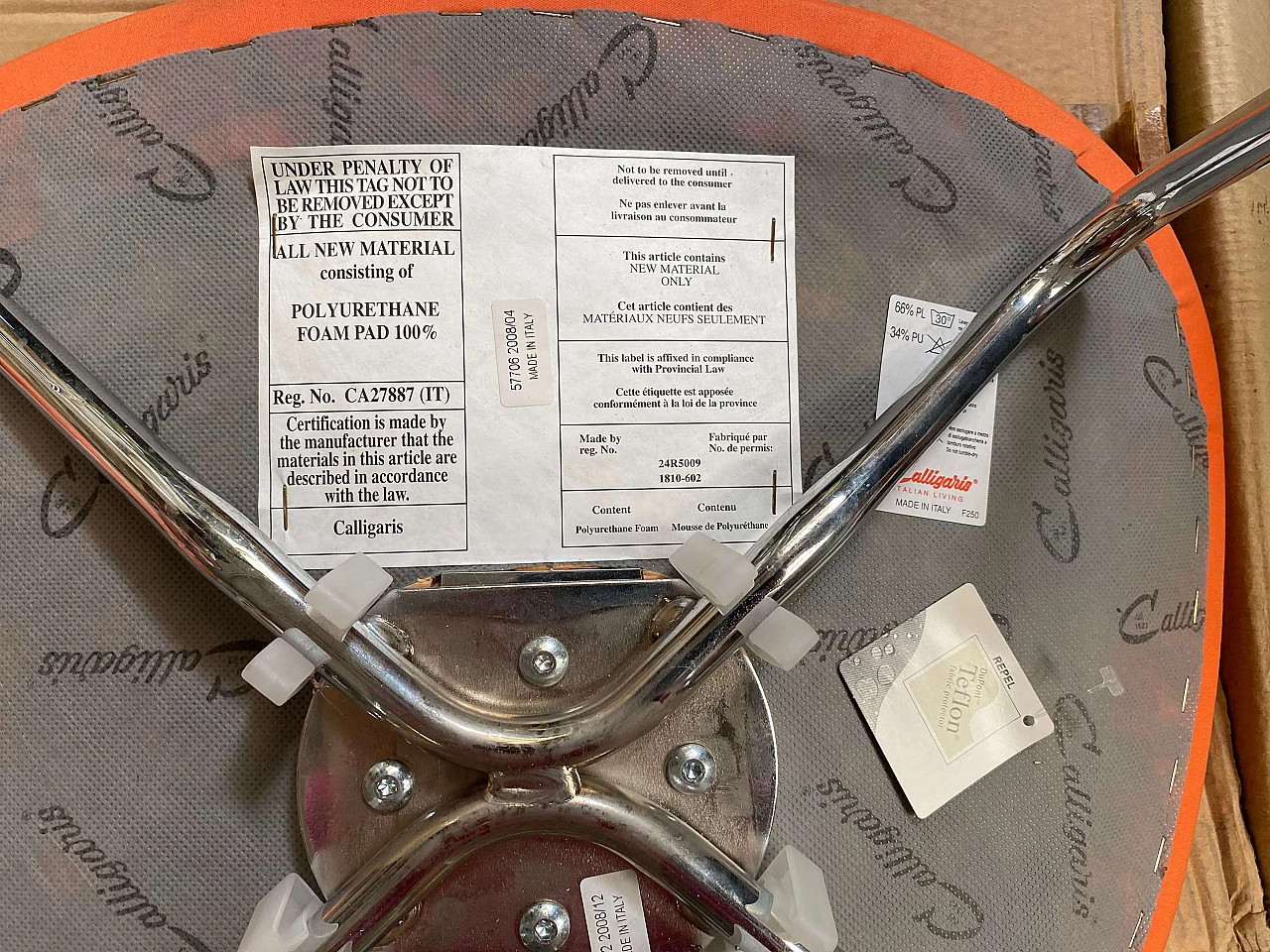 Coppia di sgabelli in metallo e tessuto arancione di Calligaris, anni 2000 4