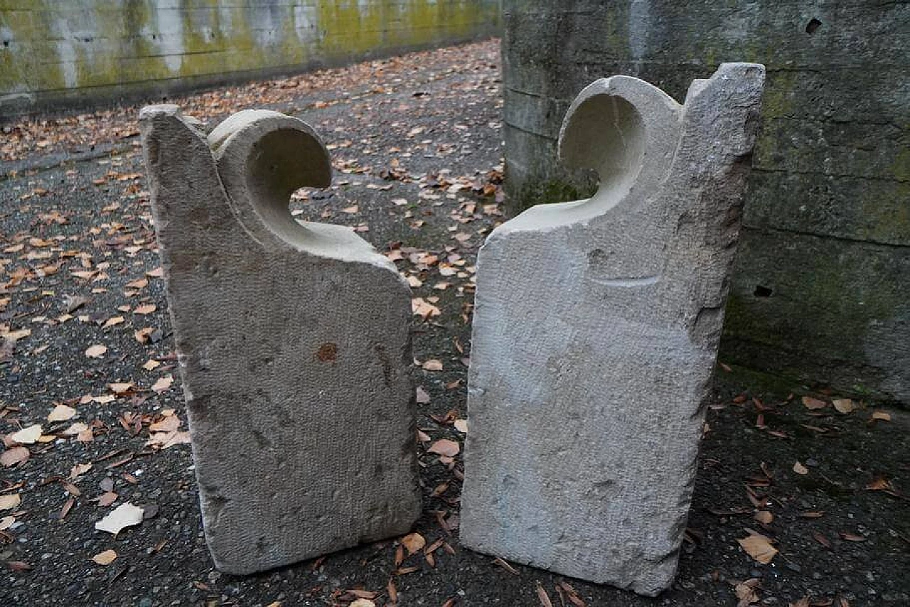 Pair of Tuscan stone modillions 5
