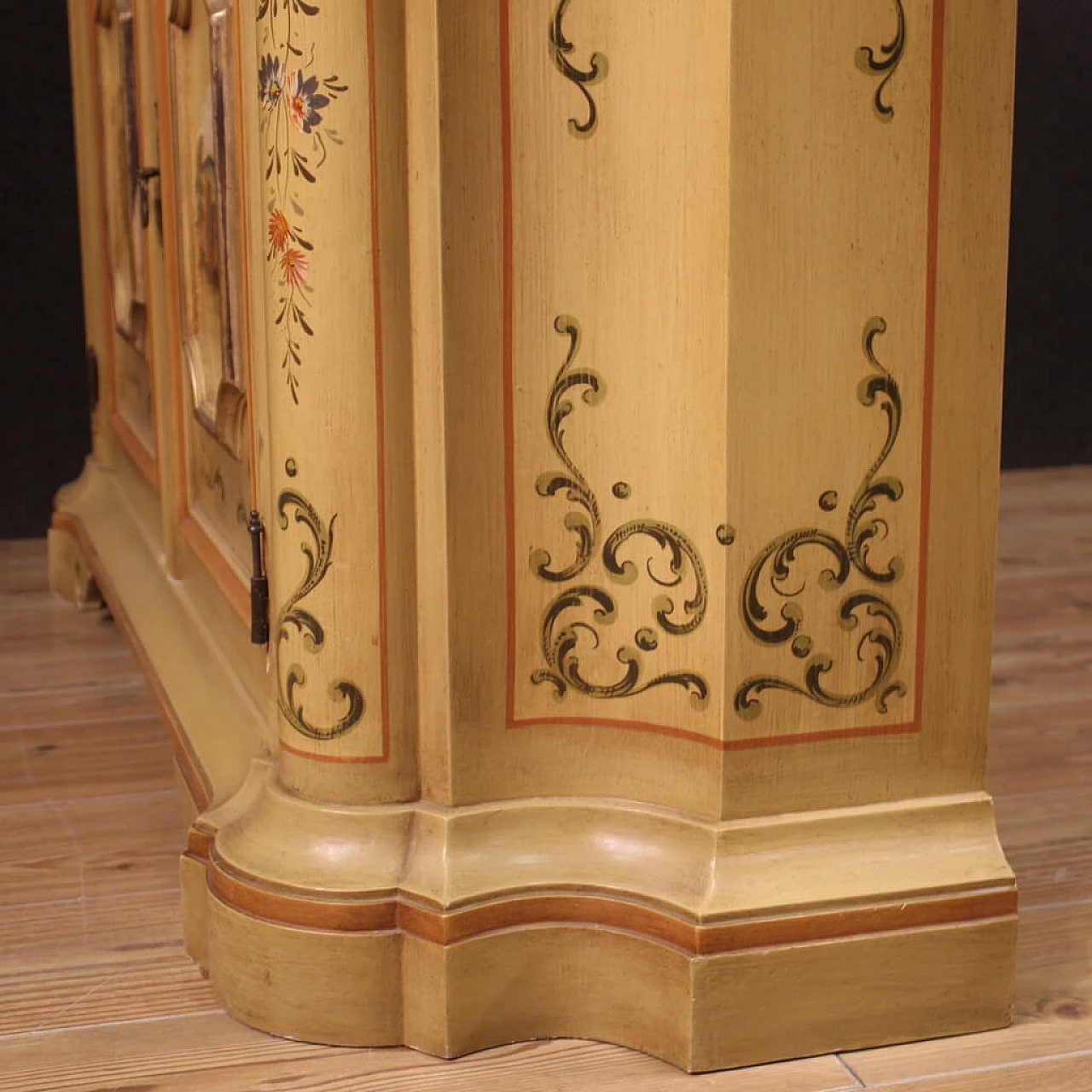 Carved, lacquered, silver-plated and hand-painted sideboard, 1960s 10