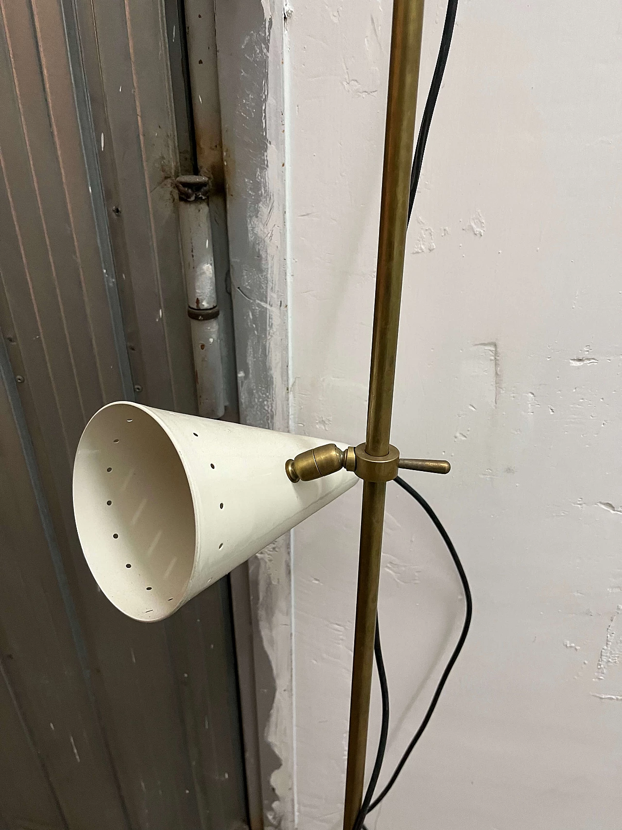 Pair of floor lamps in brass and metal by Stilnovo, 50s 11
