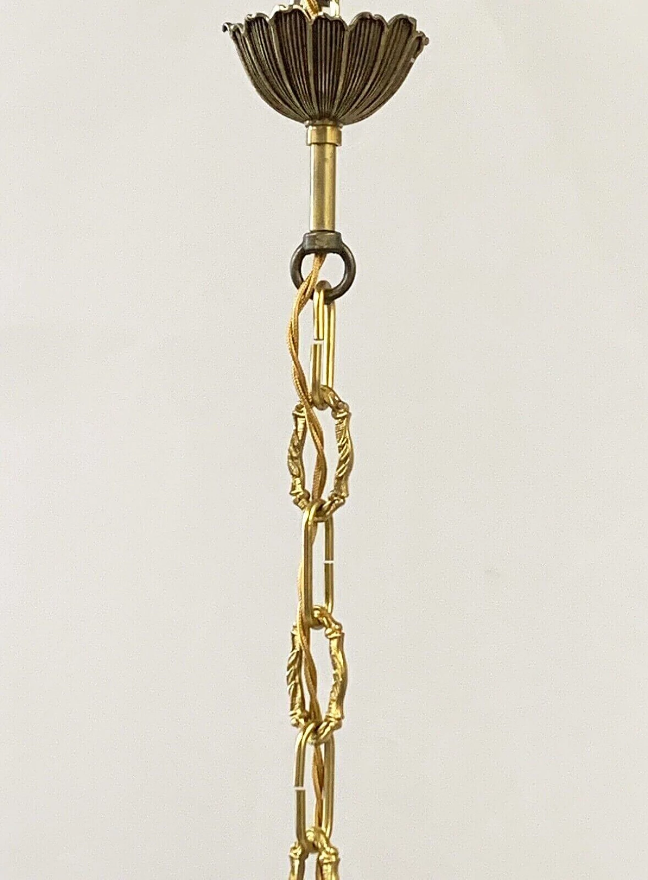 Lampadario a sedici luci in ottone con gocce e coppe in vetro di Murano, 1950 12