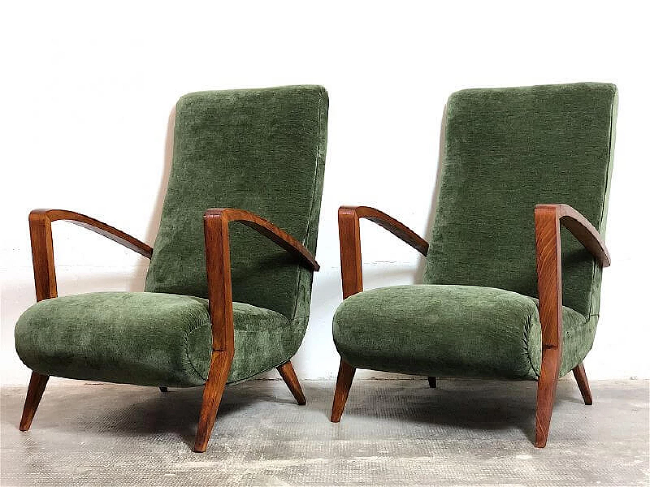Pair of cherry-stained beech and green velvet armchairs, 1940s 5