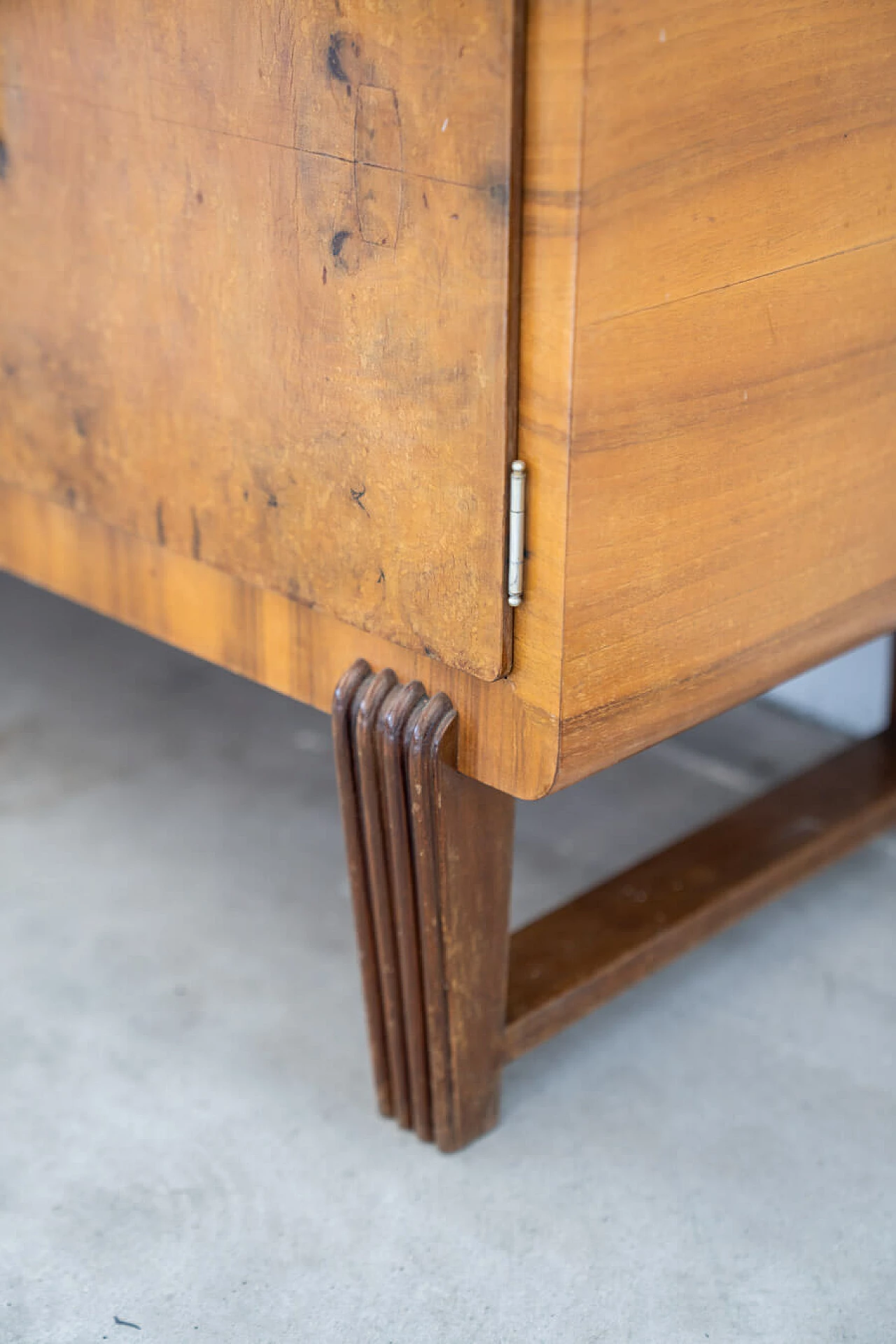 Walnut-root dresser with mirror, 1960s 13