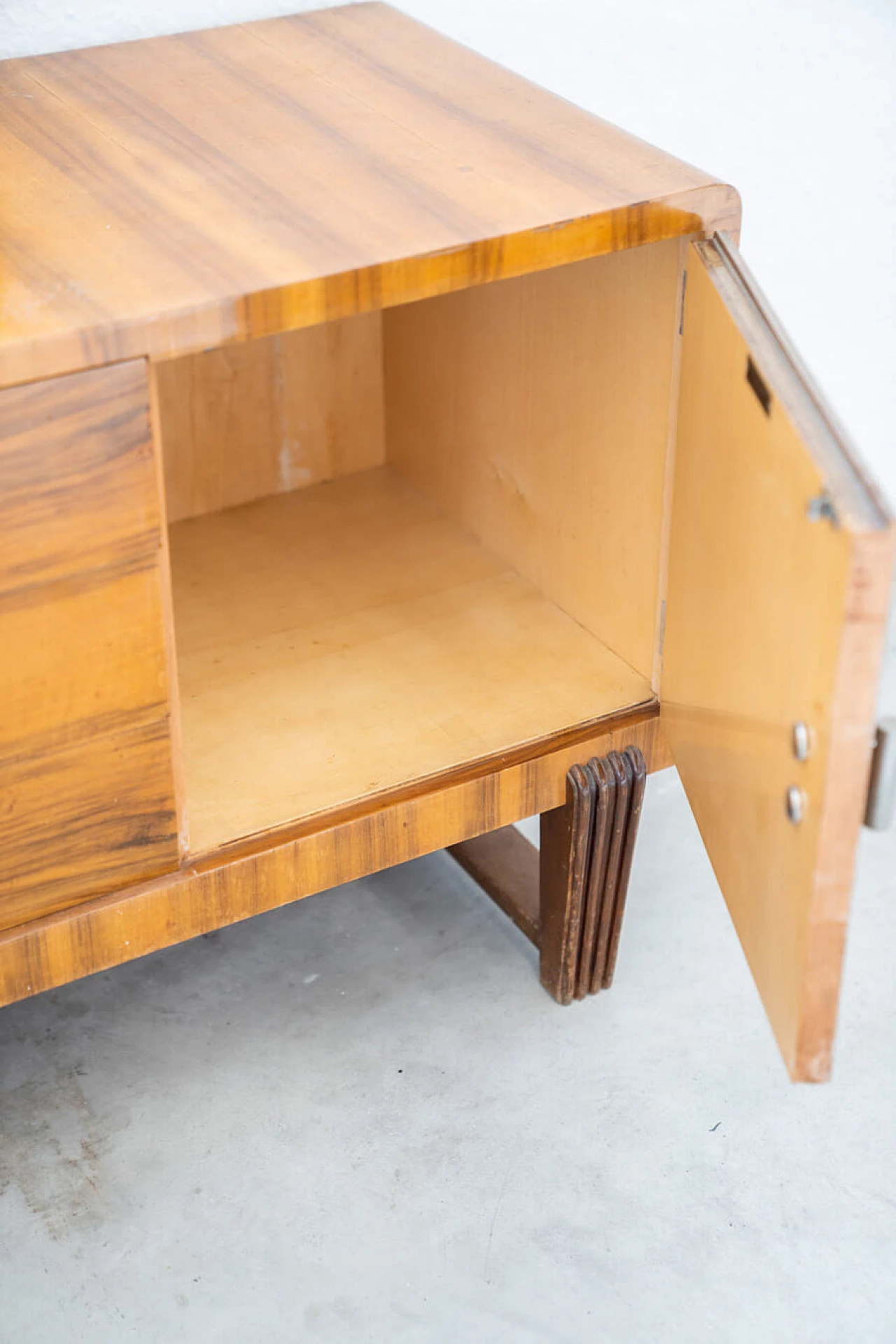 Walnut-root dresser with mirror, 1960s 18