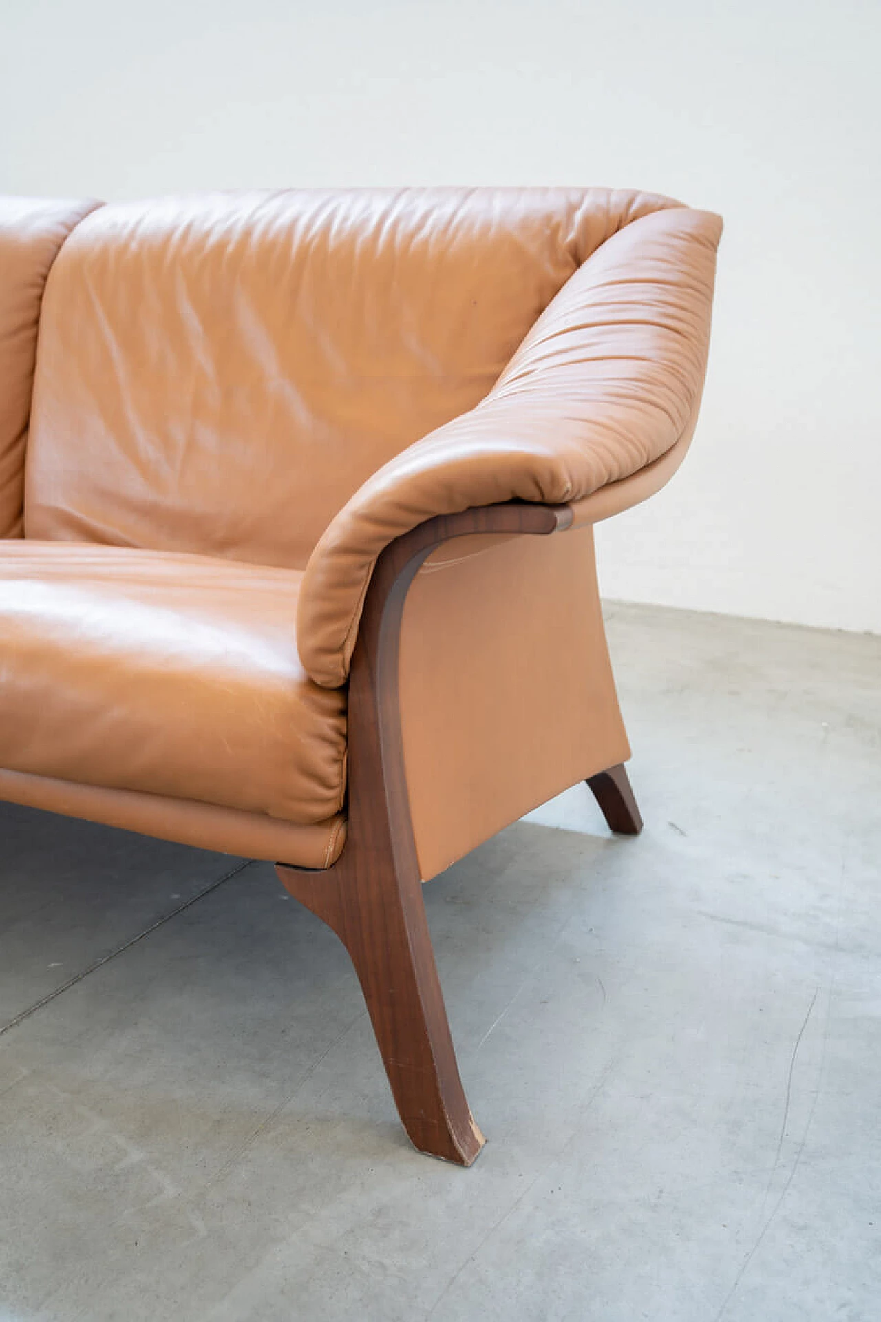 Cognac-coloured leather sofa by Poltrona Frau, 1980s 4