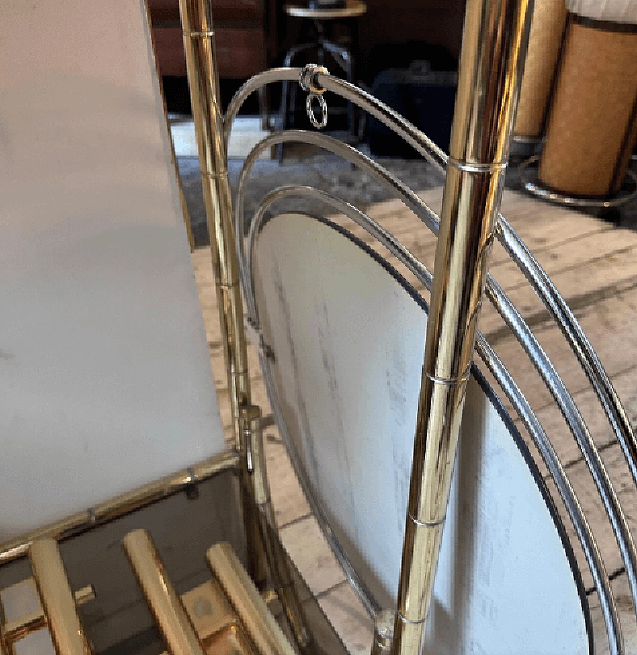 Specchio in acciaio e vetro fumé attribuito a Gaetano Sciolari, anni '70 8