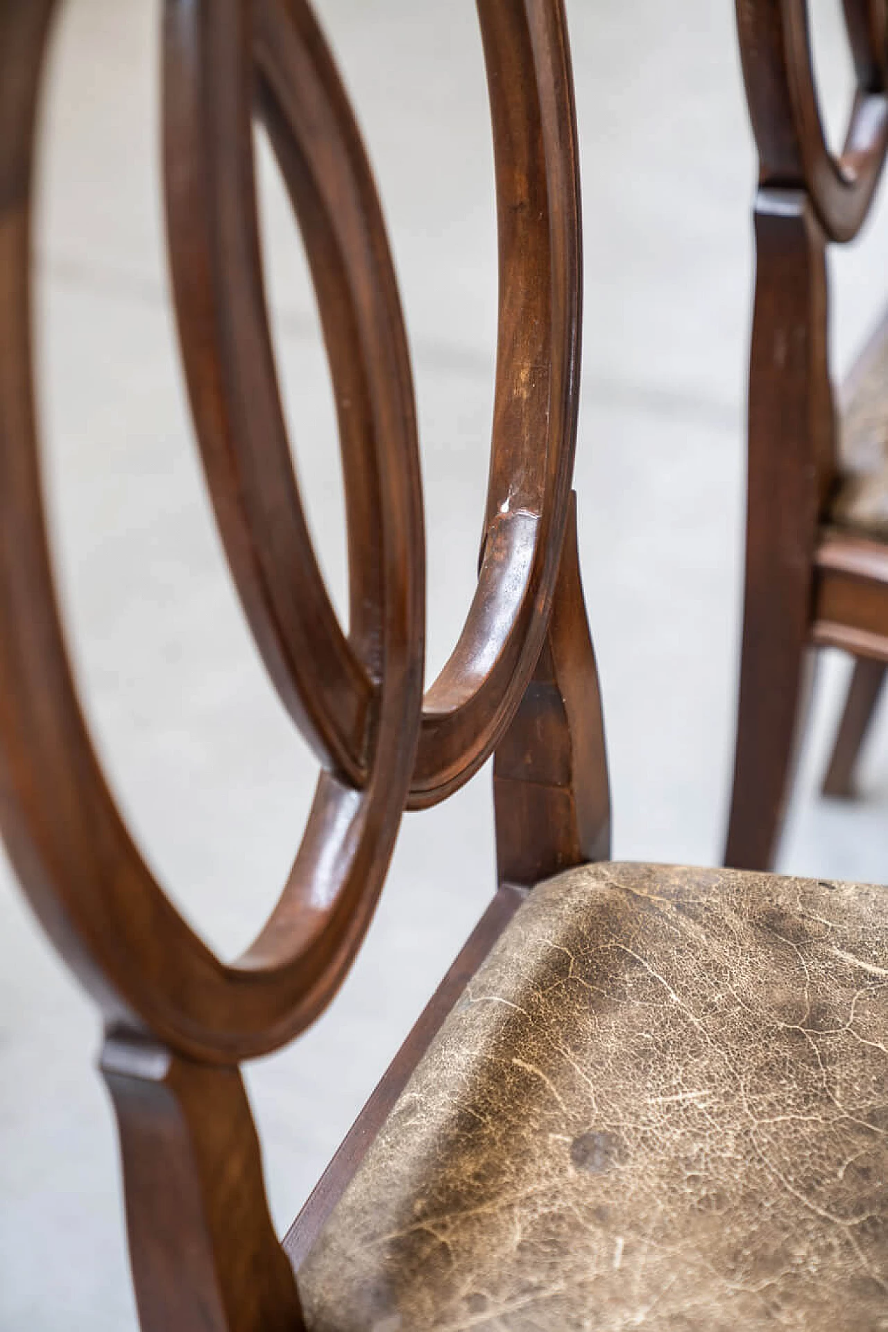 4 Hand-carved walnut chairs with leatherette seat, 1970s 6