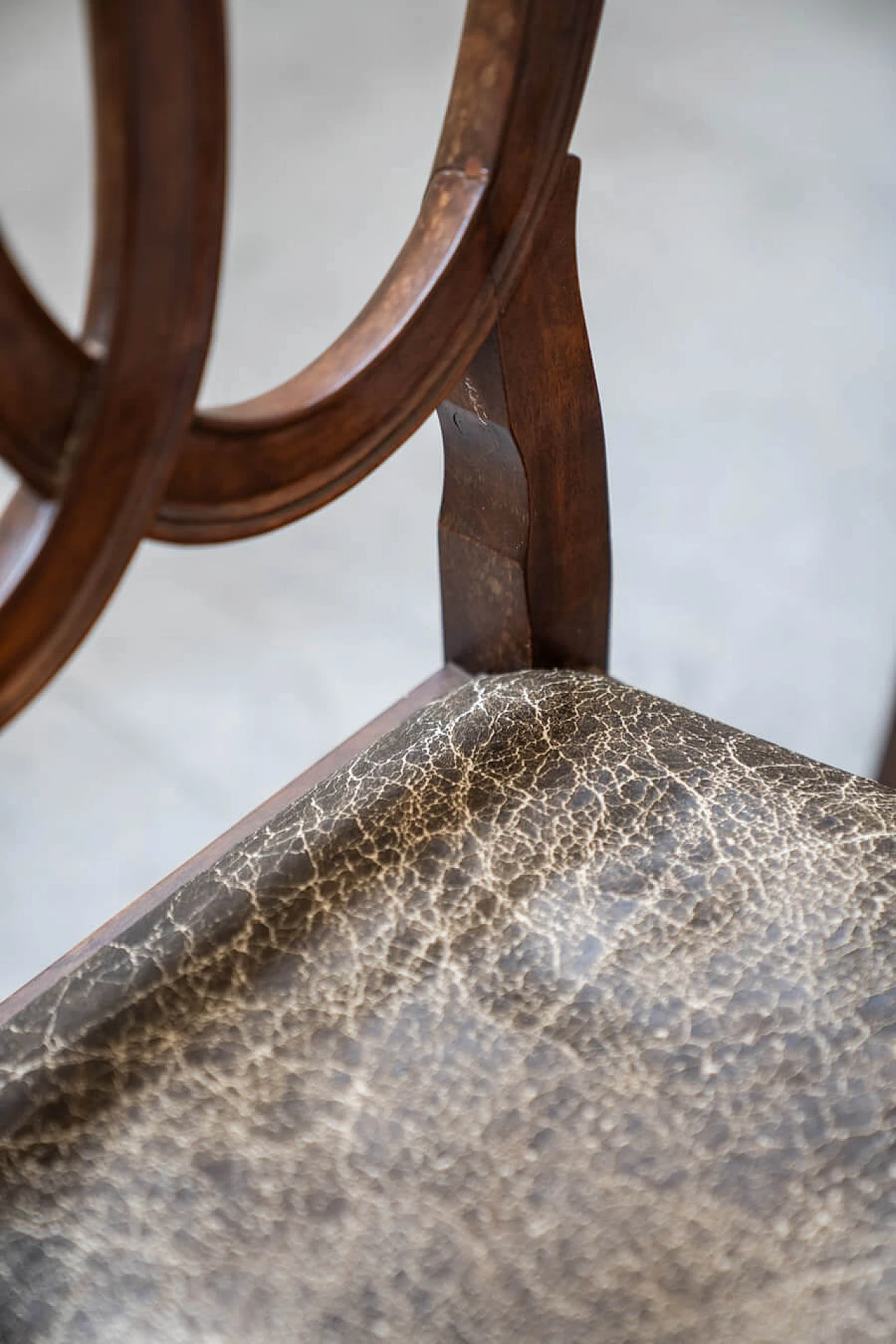 4 Hand-carved walnut chairs with leatherette seat, 1970s 8