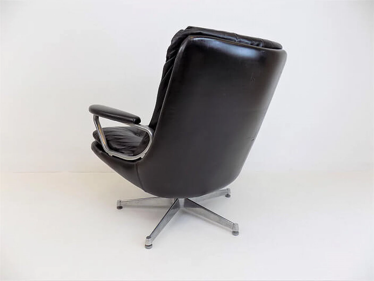 Gentilina leather and stainless steel chair by Andre Vandenbeuck for Strässle, 1960s 2