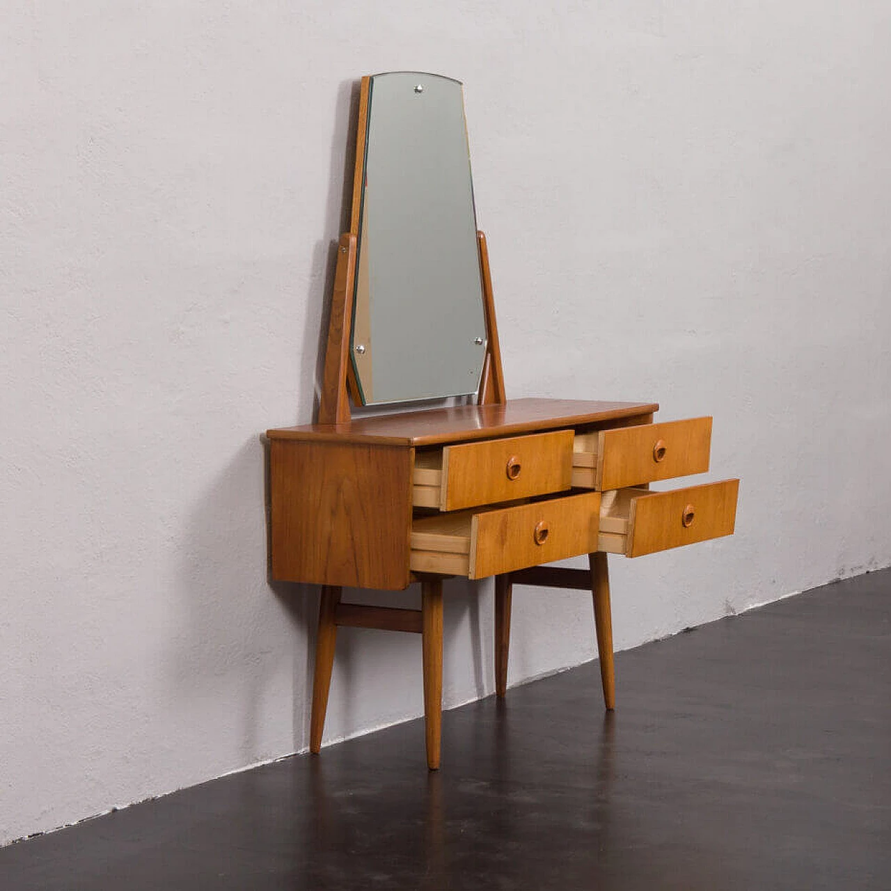Scandinavian teak vanity table with trapezoidal mirror attributed to John Texmon, 1960s 4