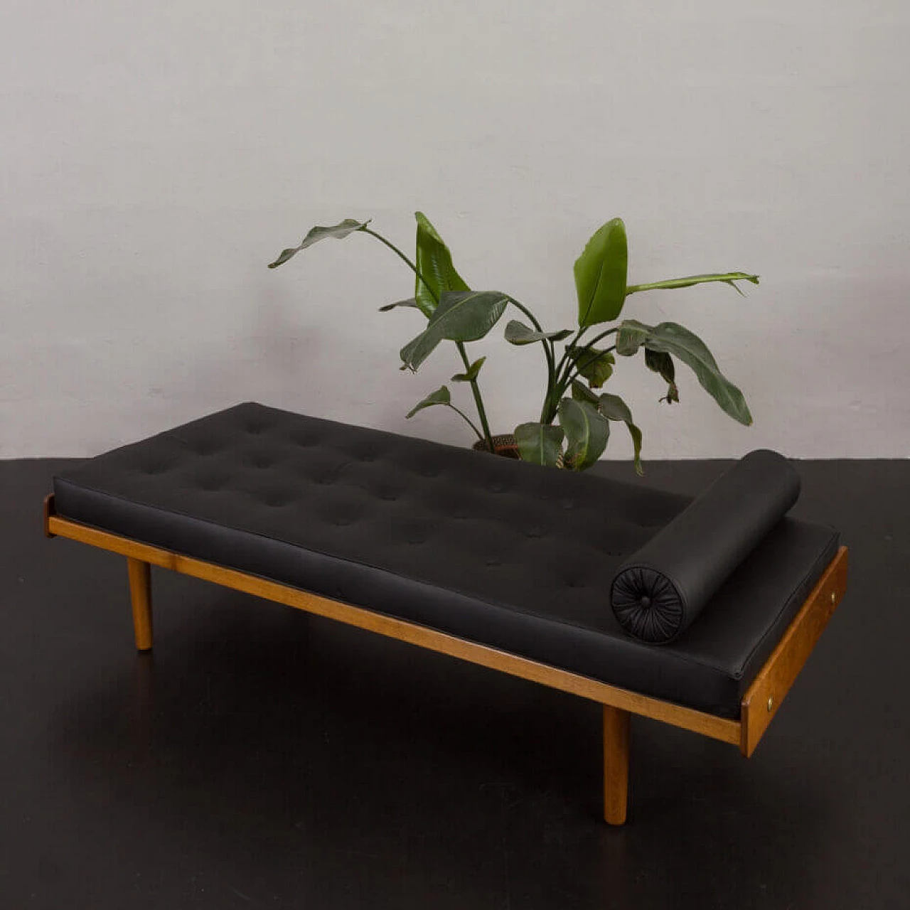 Daybed G19 in quercia e pelle nera di Ejvind A. Johansson per FDB Furniture, anni '60 1