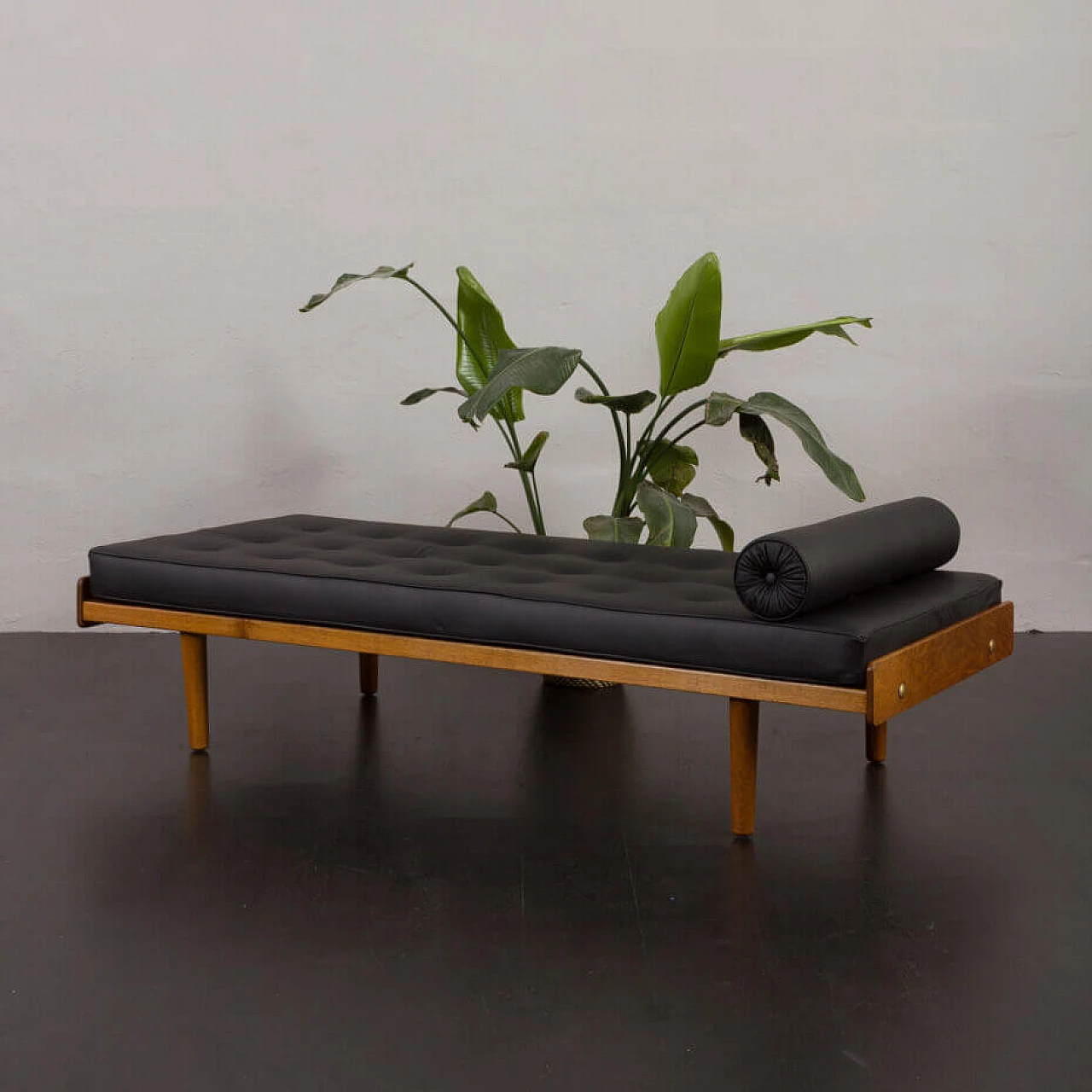 Daybed G19 in quercia e pelle nera di Ejvind A. Johansson per FDB Furniture, anni '60 3