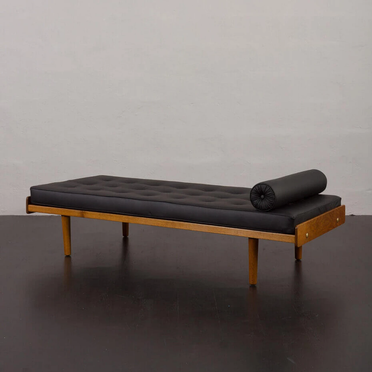 Daybed G19 in quercia e pelle nera di Ejvind A. Johansson per FDB Furniture, anni '60 4