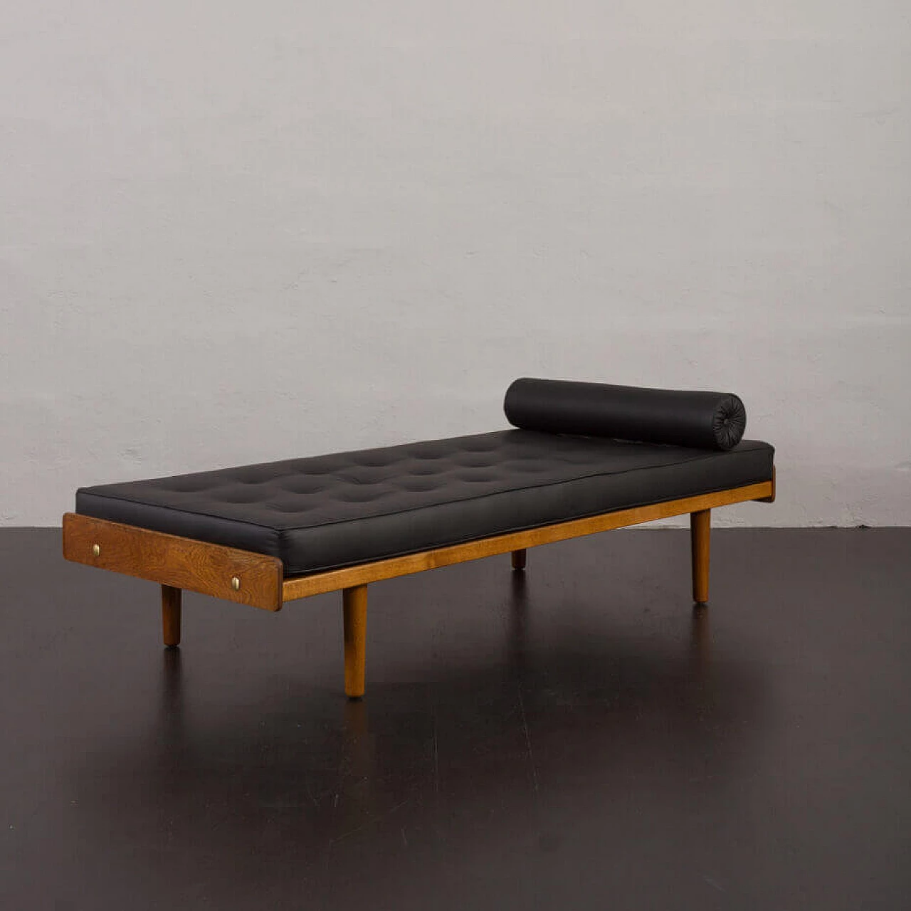 Daybed G19 in oak and black leather by Ejvind A. Johansson for FDB Furniture, 1960s 6