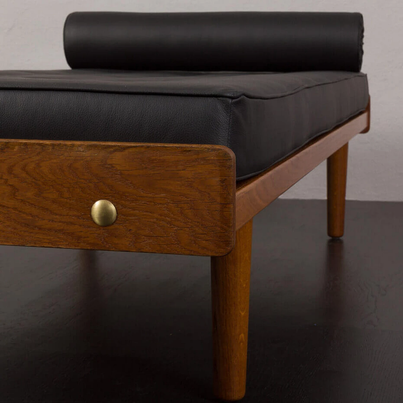 Daybed G19 in oak and black leather by Ejvind A. Johansson for FDB Furniture, 1960s 11
