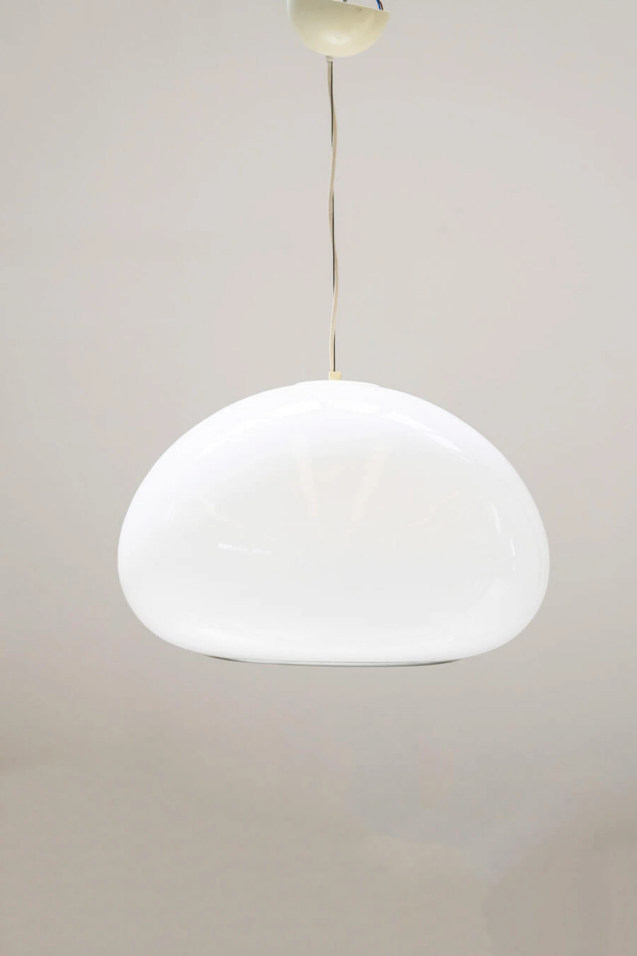 Lampada da soffitto in vetro opalino di Pier Giacomo e Achille Castiglioni per Flos, anni '60 1