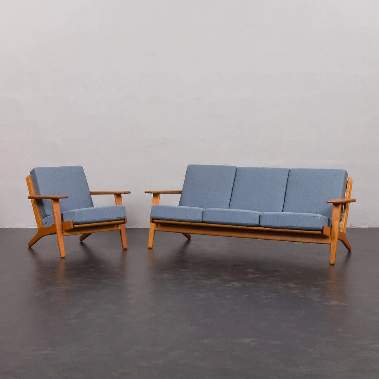 GE-290 oak three-seater sofa and armchair by Hans J. Wegner for Getama, 1950s 1