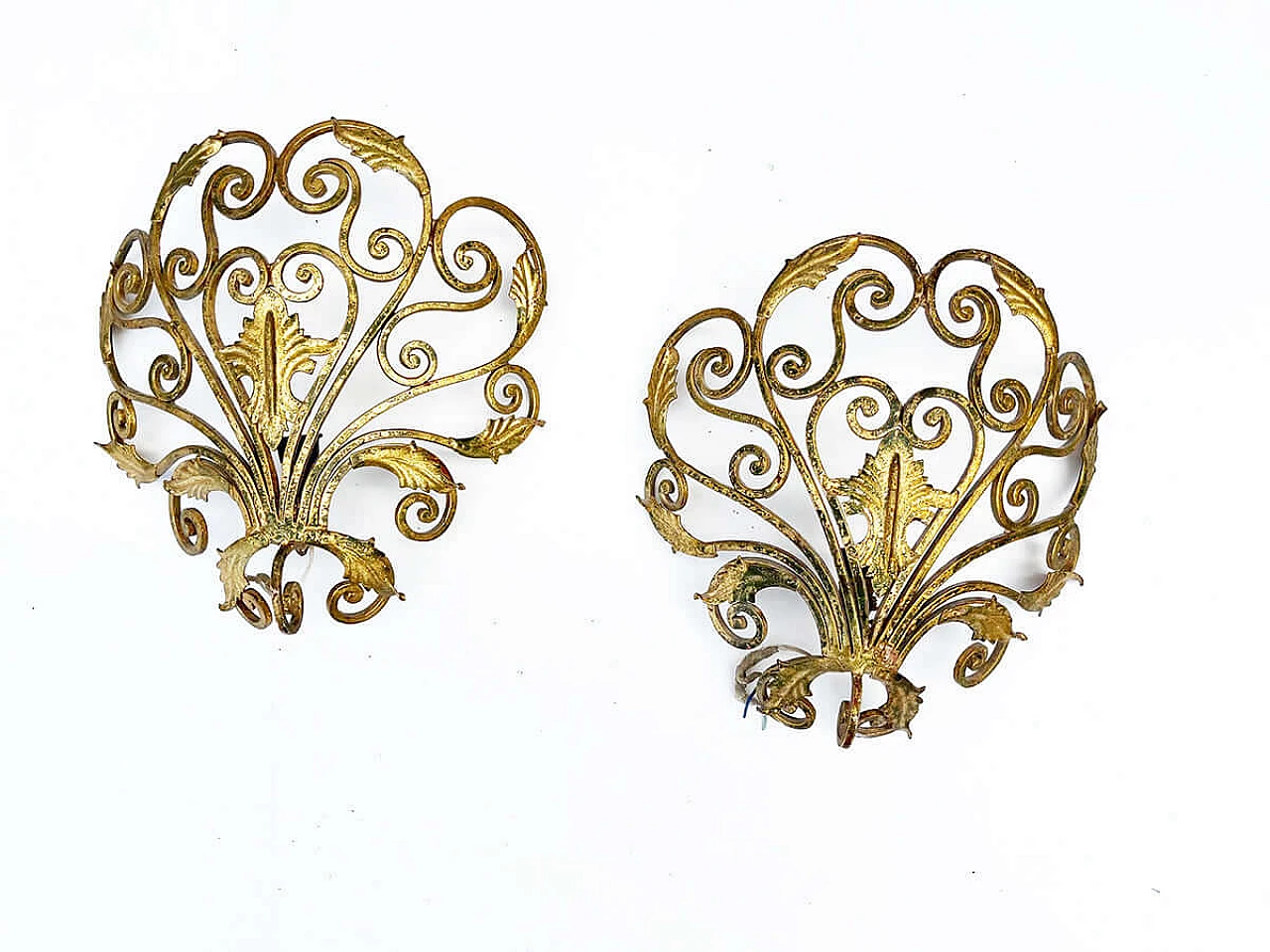Pair of gold-decorated wrought iron wall sconces attributed to Pierluigi Colli, 1950s 2